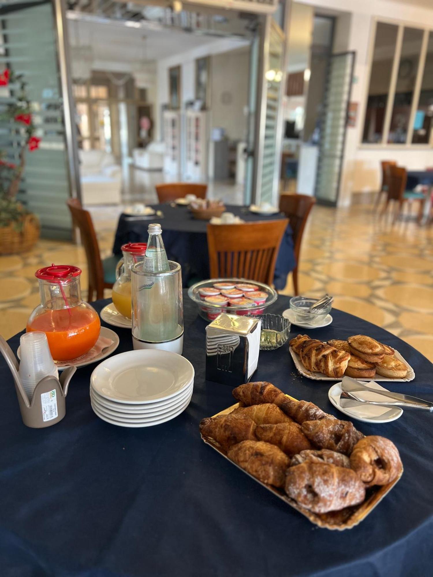 Racar Hotel Frigole Bagian luar foto