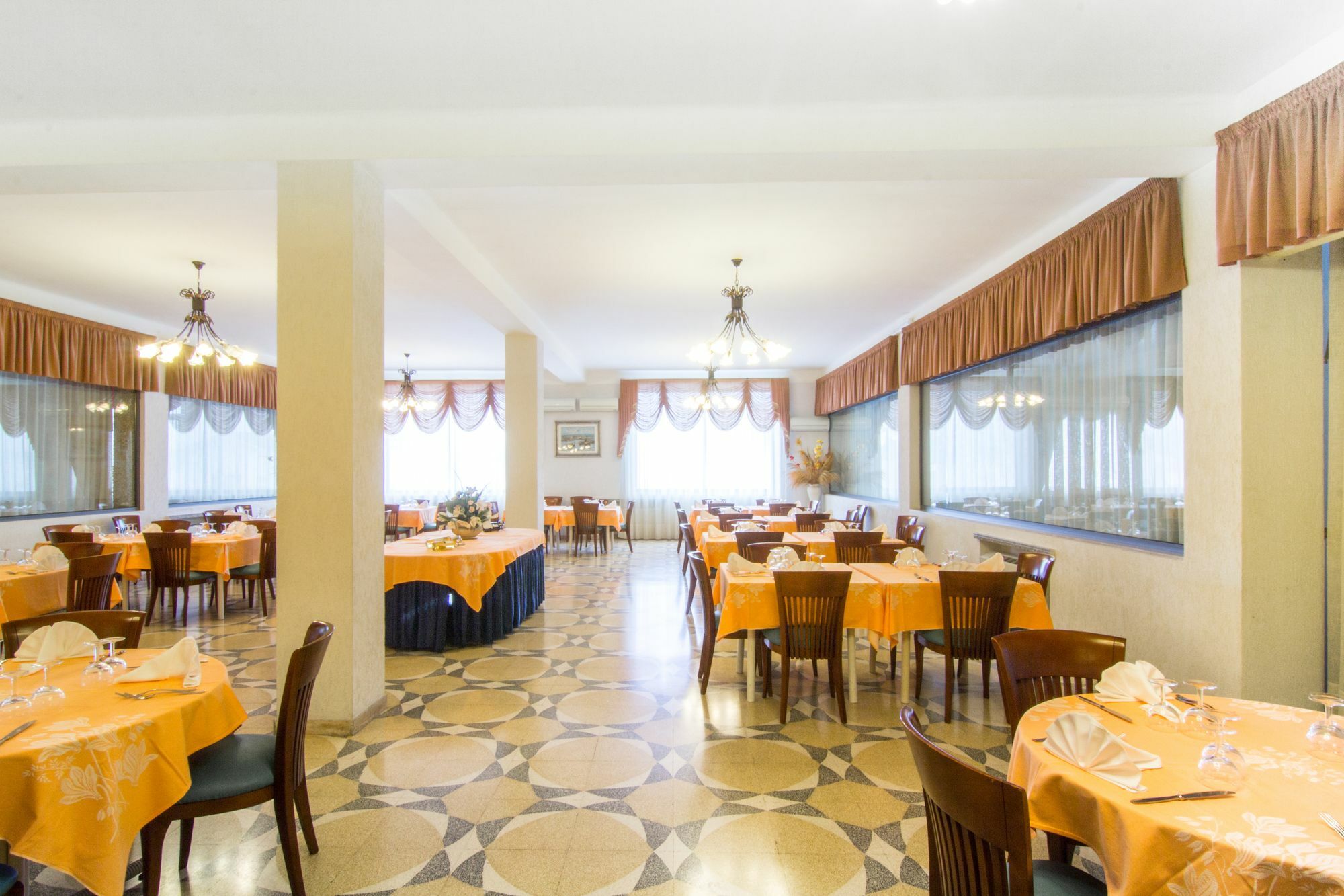 Racar Hotel Frigole Bagian luar foto