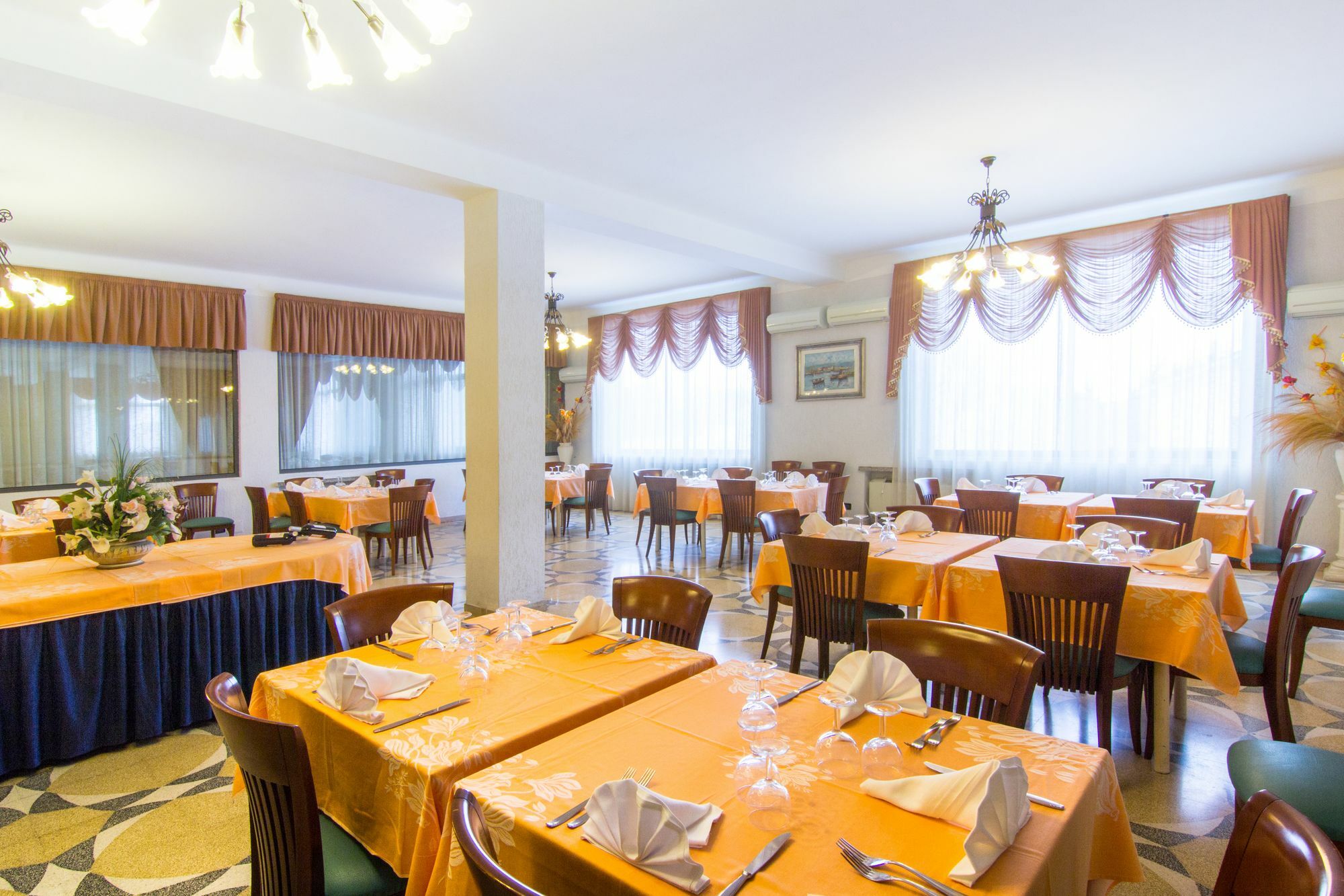 Racar Hotel Frigole Bagian luar foto